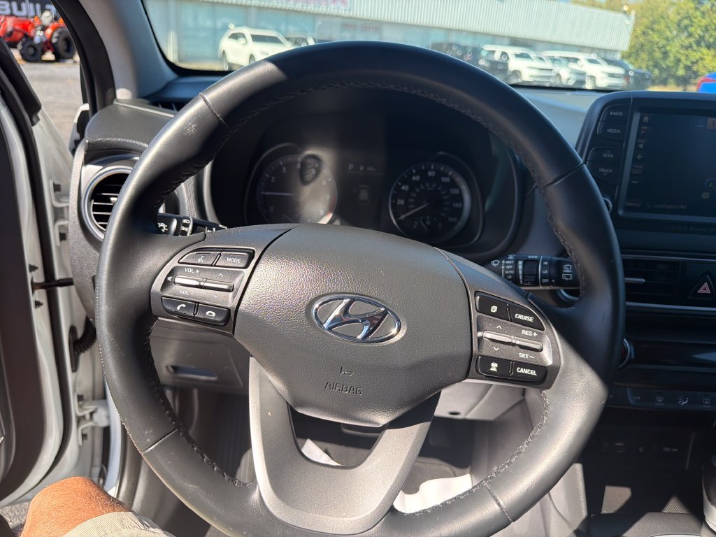 Used 2020 White Hyundai Ultimate image 17