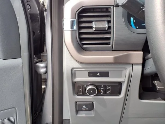 Used 2025  Ford Y image 13