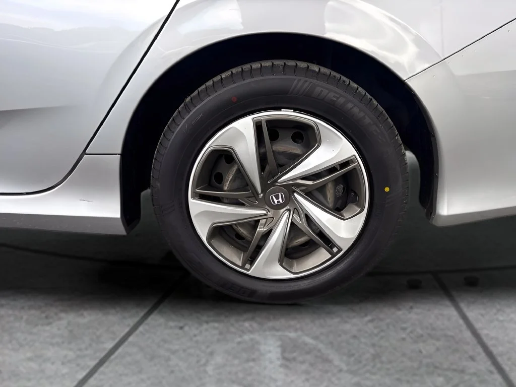 Used 2020  Honda LX image 25