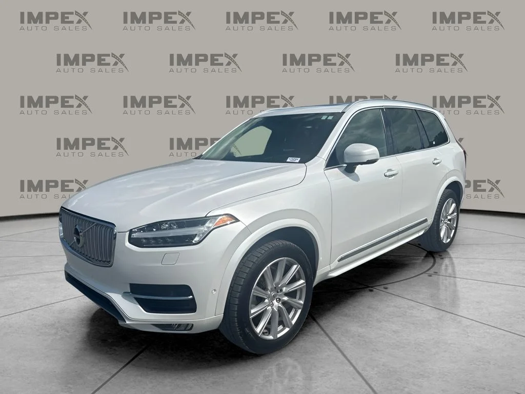 Used 2017 White Volvo T6 Inscription image 1
