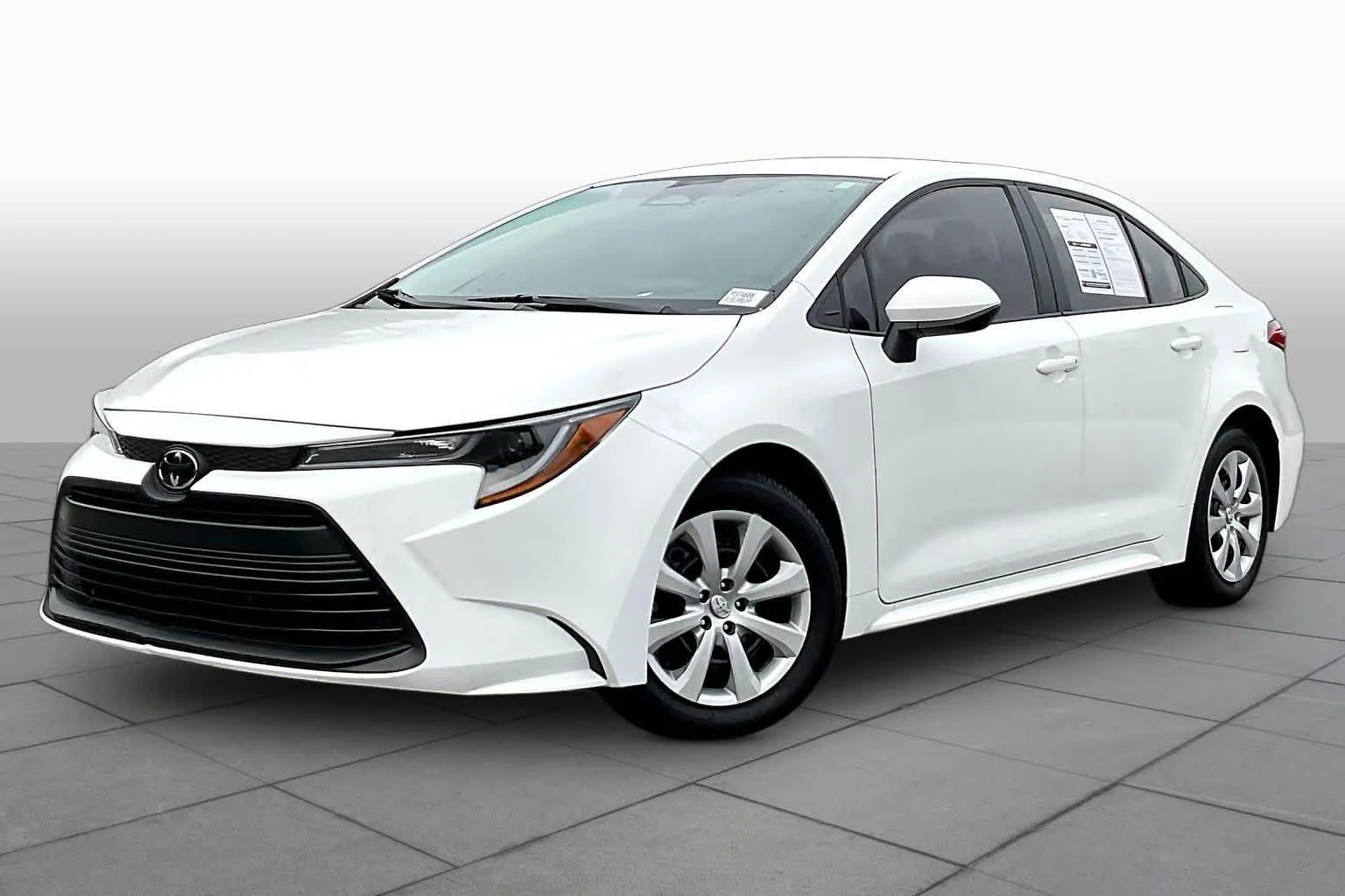 Used 2026 Ice Cap Toyota LE image 2