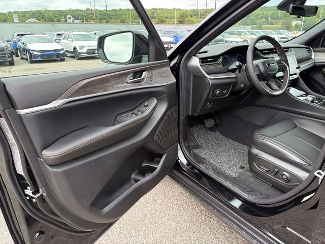 New 2026 Black Jeep  image 11