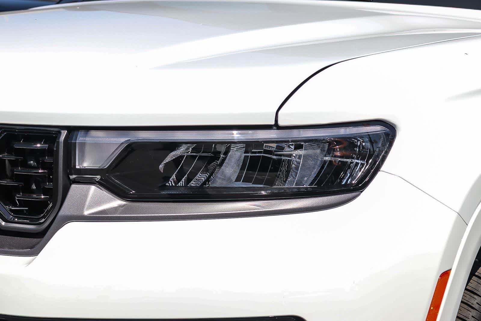 New 2026 Bright White Clear-Coat Exterior Paint Jeep Summit image 8