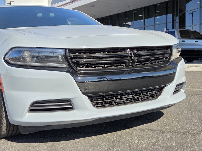 Used 2022 Gray Dodge SXT image 9