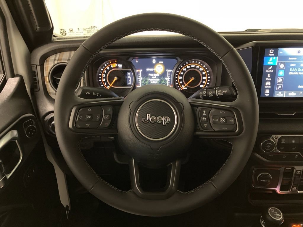New 2026 Bright White Clear-Coat Exterior Paint Jeep 85th Anniversary image 5