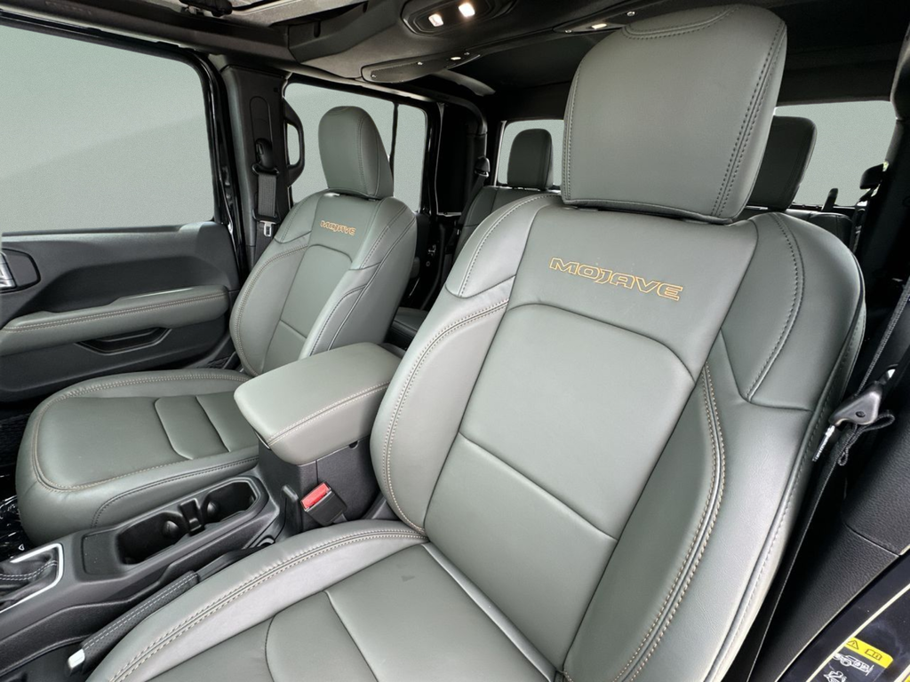 New 2026 Black Clear-Coat Exterior Paint Jeep Mojave X image 32