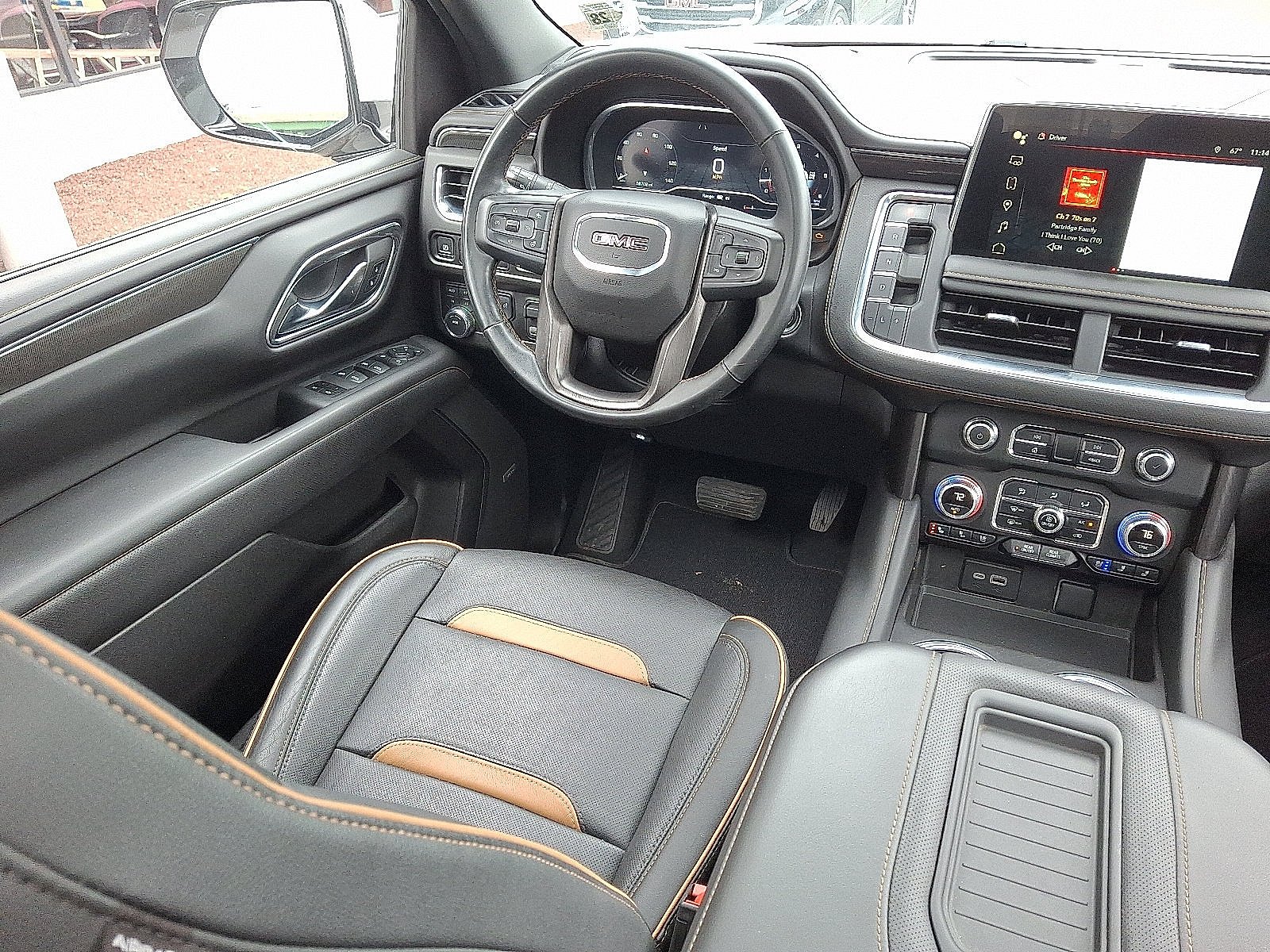 Used 2023 White Frost Tricoat GMC AT4 image 10