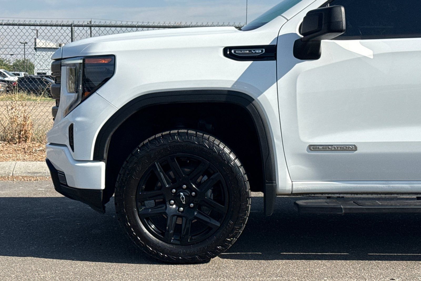 Used 2022 White GMC Elevation image 24
