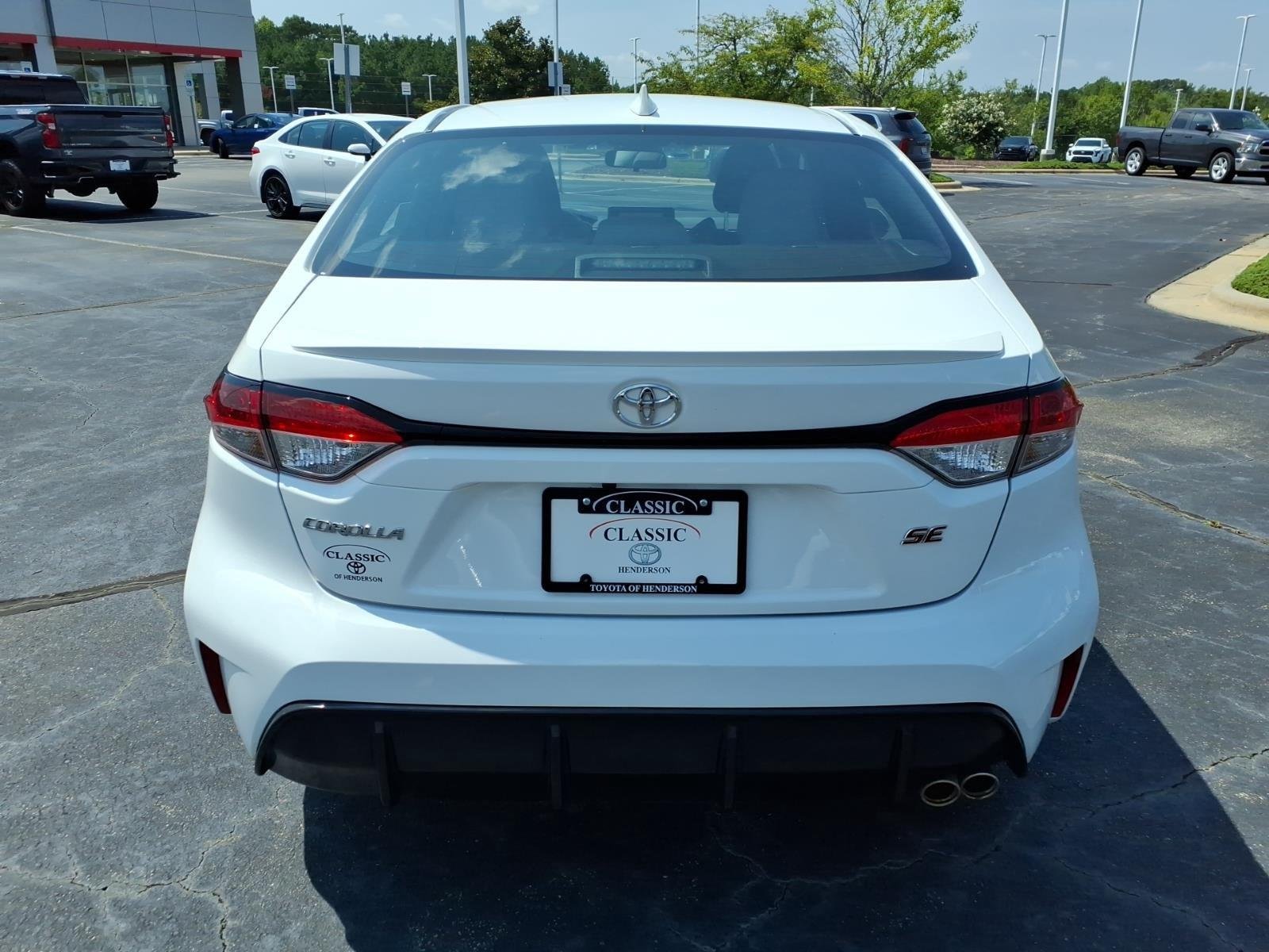 Used 2024 Ice Cap Toyota SE image 9