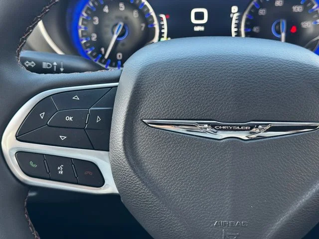 New 2026 Diamond Black Crystal Pearl-Coat Exterior Paint Chrysler Pinnacle image 29