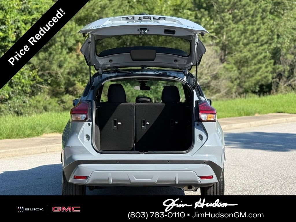 Used 2024 Gray Nissan SR Xtronic CVT image 16