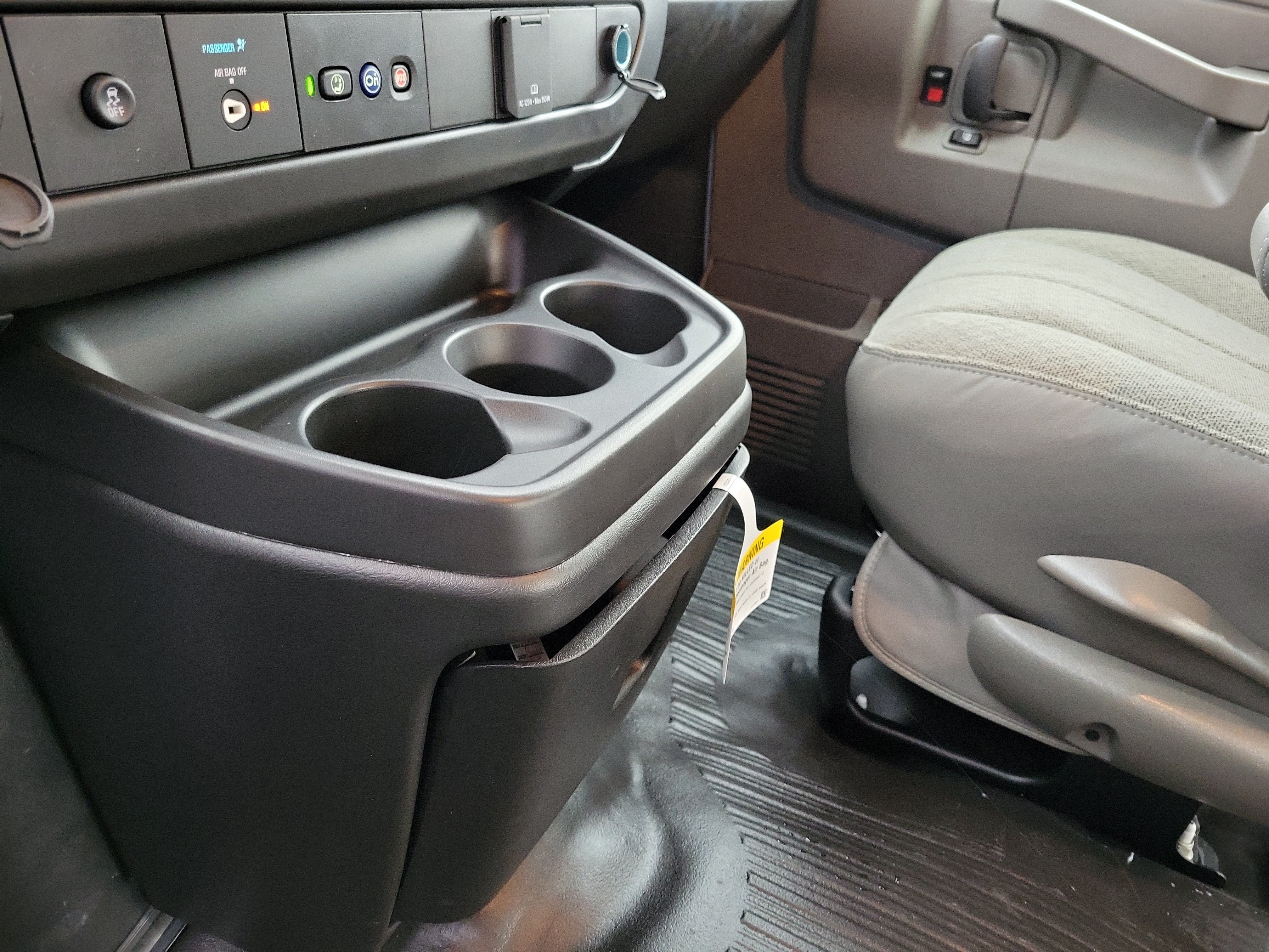 2025 Chevrolet Express Cargo Work Van - Photo 29