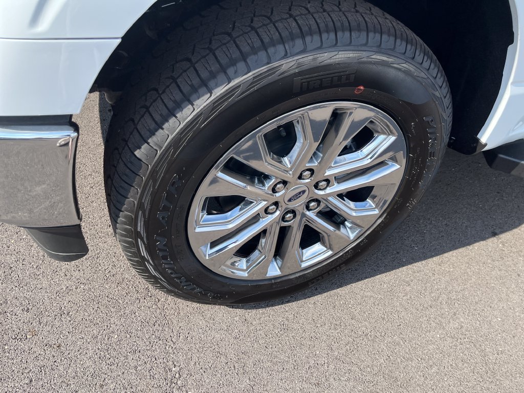 New 2026 Oxford White Ford XLT image 9