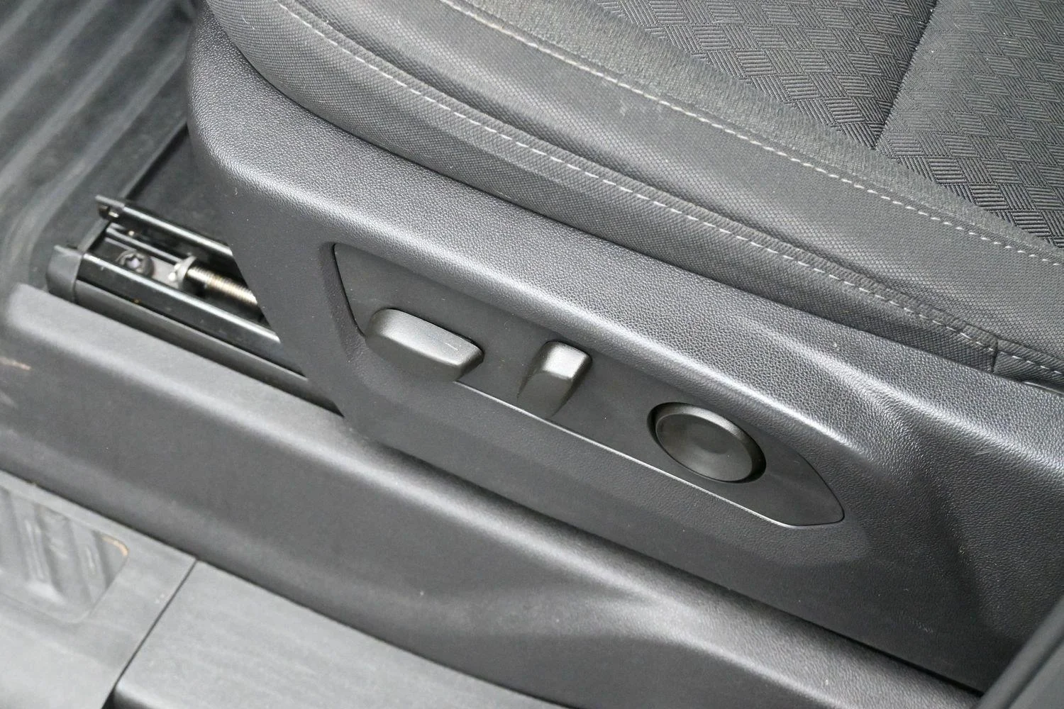 Used 2024 Slate Gray Metallic Chevrolet Custom image 14