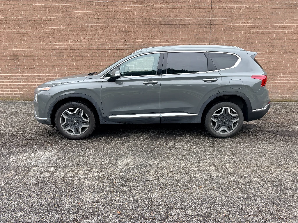 Used 2023 Hampton Gray Hyundai Limited image 2