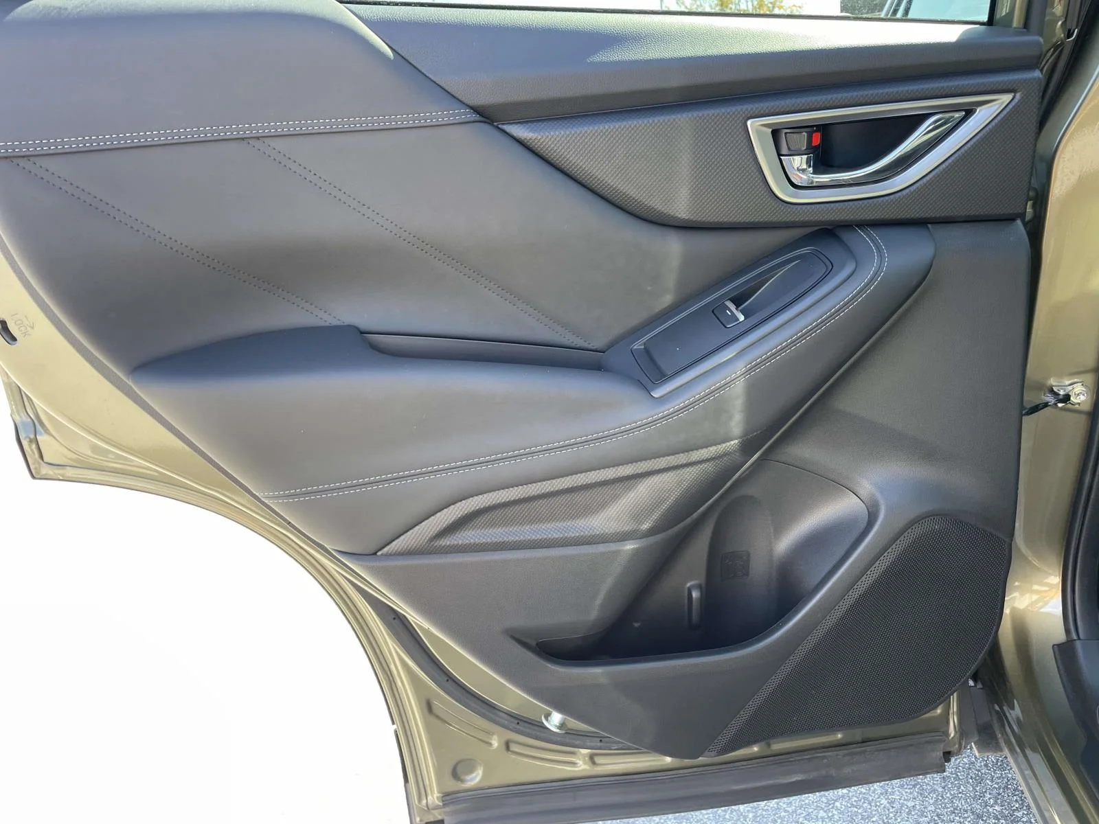 Used 2024 Autumn Green Metallic Subaru Touring image 3