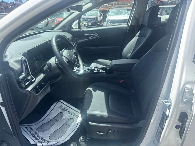 Used 2024 White Kia EX image 10