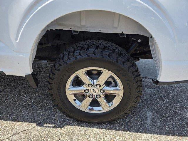 Used 2024 Oxford White Ford XLT image 26