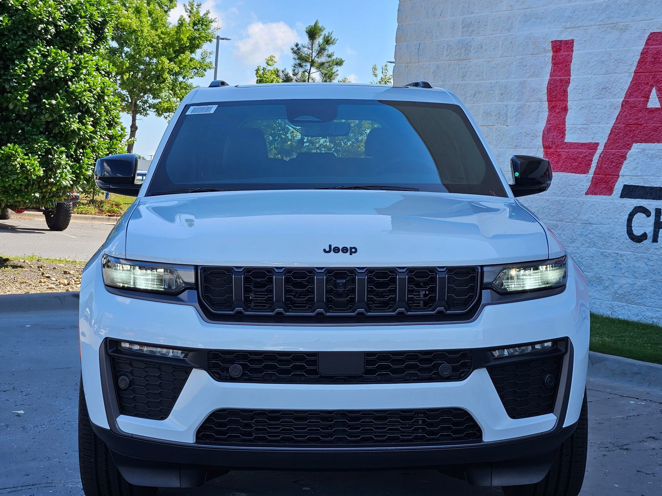 New 2026 Bright White Clear-Coat Exterior Paint Jeep 85th Anniversary Edition image 2
