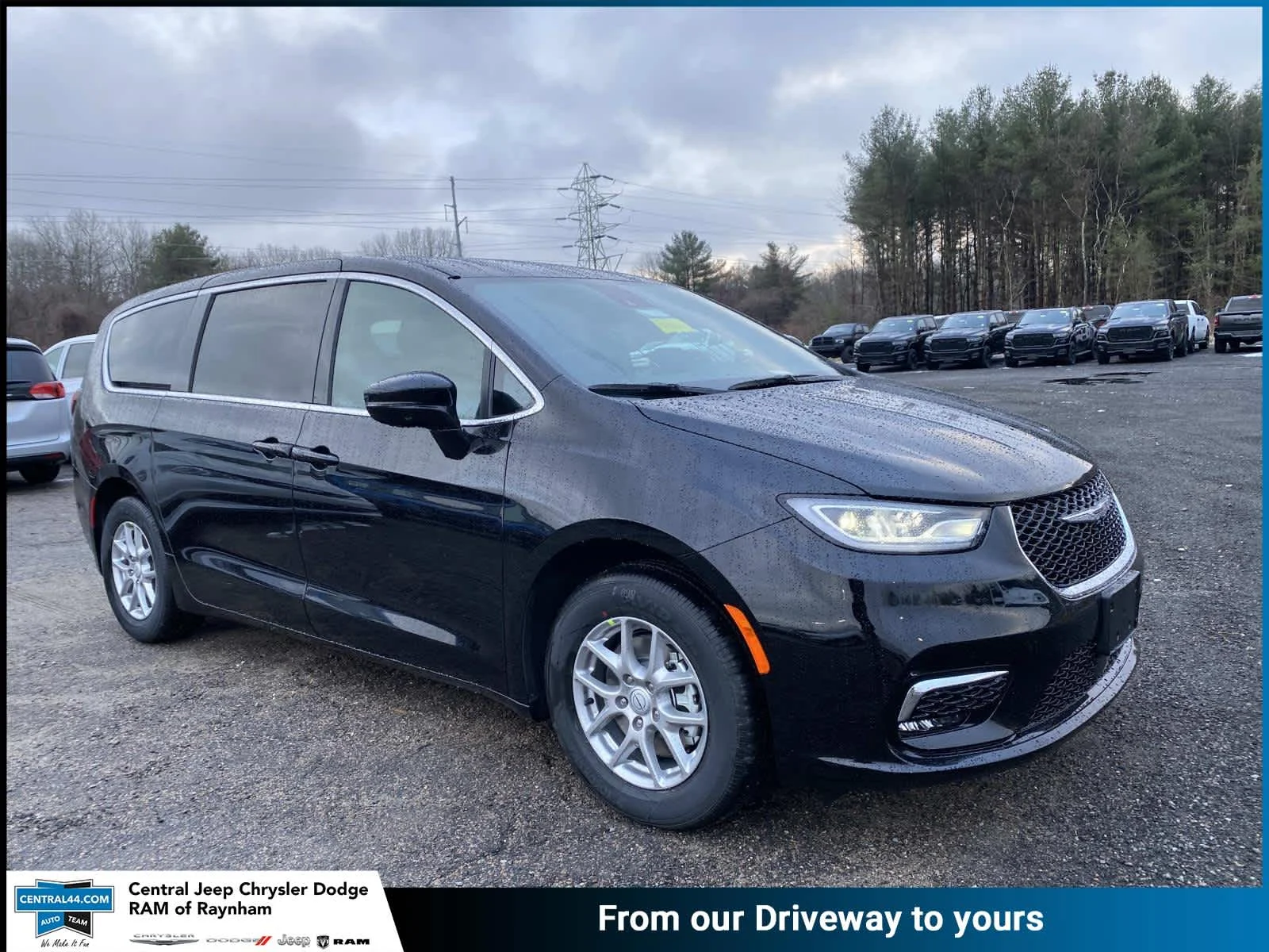 2026 Chrysler Pacifica Select