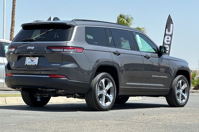 New 2026 Baltic Gray Metallic Clear-Coat Exterior Paint Jeep Limited image 3