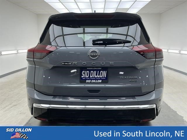 Used 2024 Boulder Gray Pearl Nissan Platinum image 5