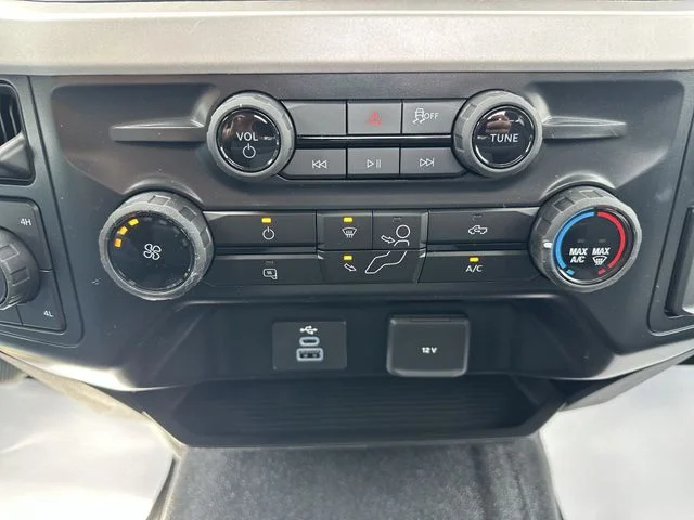 New 2026 Oxford White Ford F-250® XL image 43