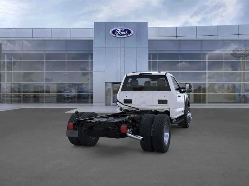 New 2026 Oxford White Ford F-600® XLT image 8