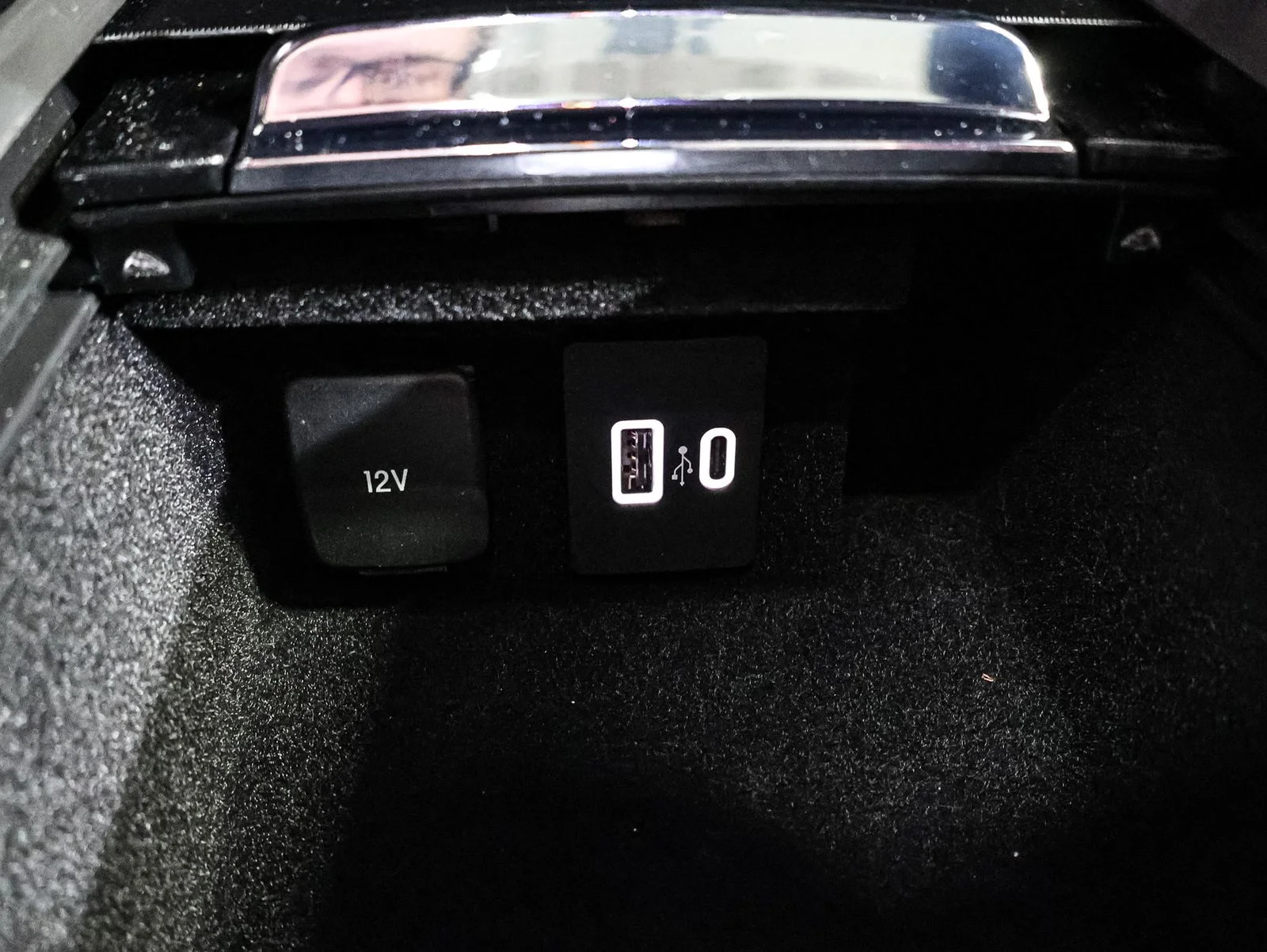 Certified Used 2025 White Lincoln Grand Touring image 31