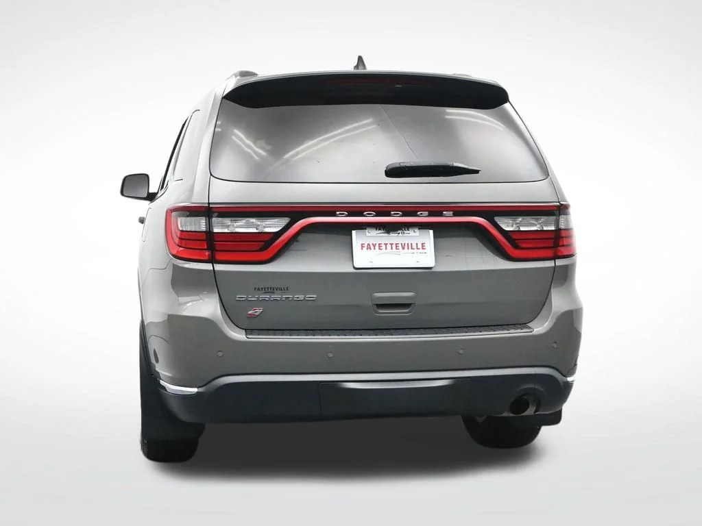 Used 2023 Gray Dodge SXT image 9