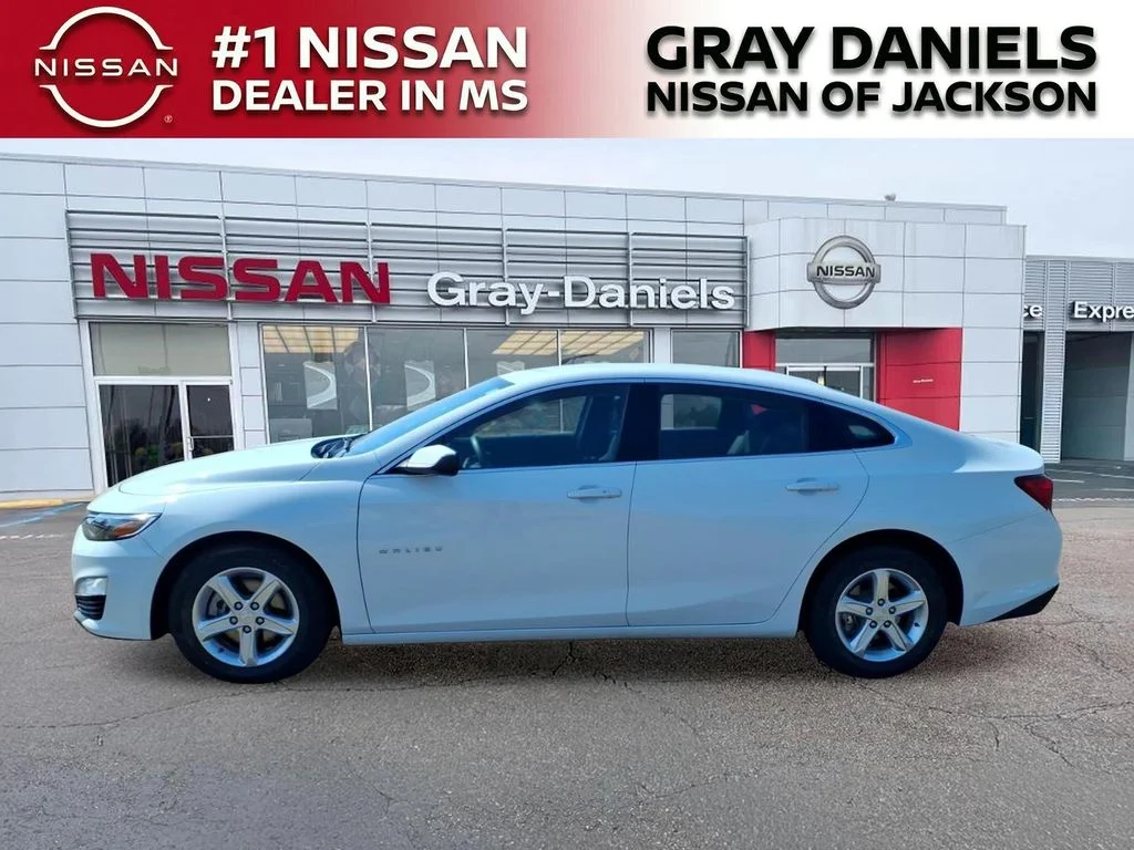 Used 2024 White Chevrolet LT image 4