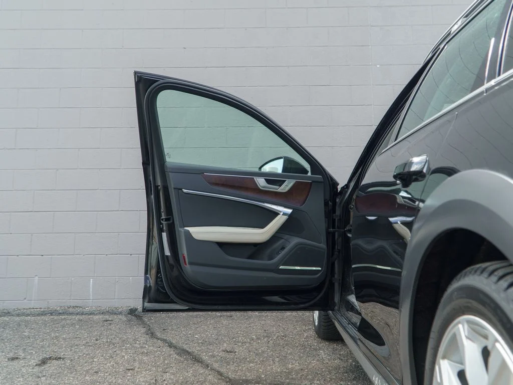Used 2021  Audi  image 15