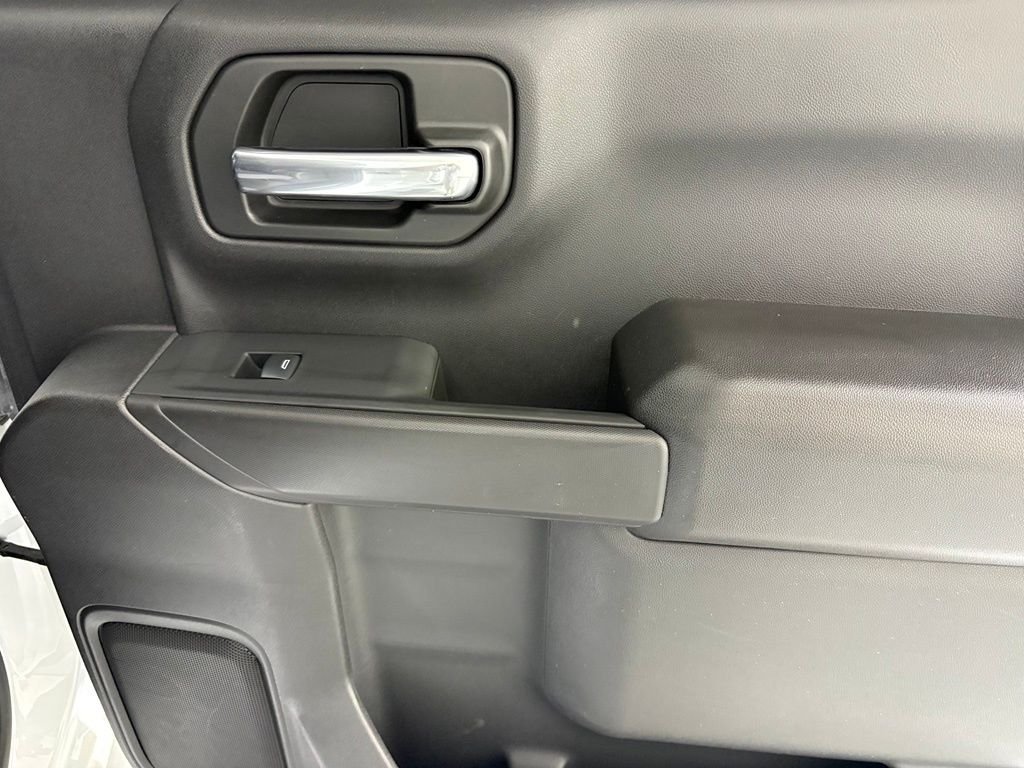 Used 2024 White Chevrolet Custom image 18