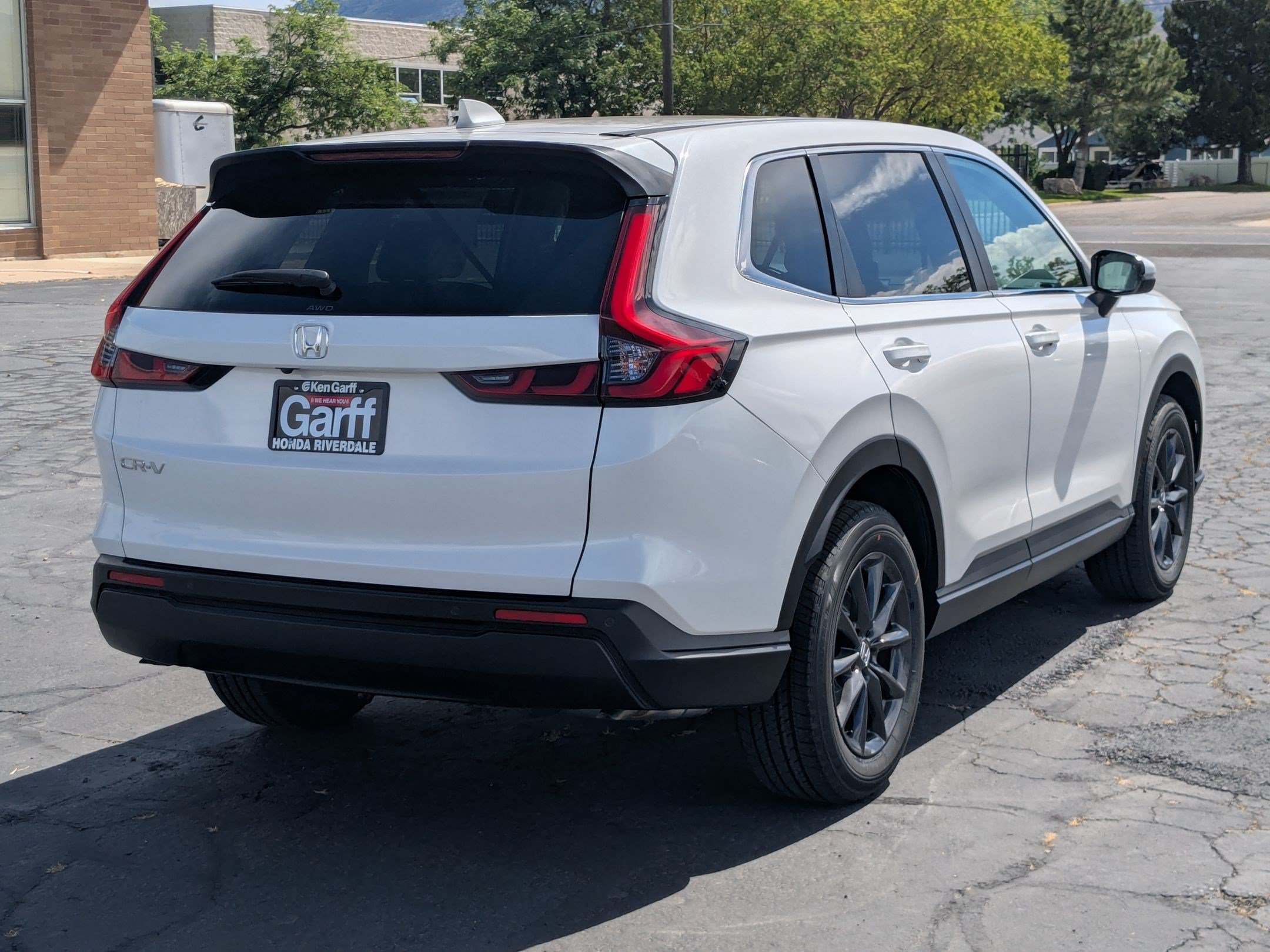 New 2026 Platinum White Pearl Honda EX-L image 3