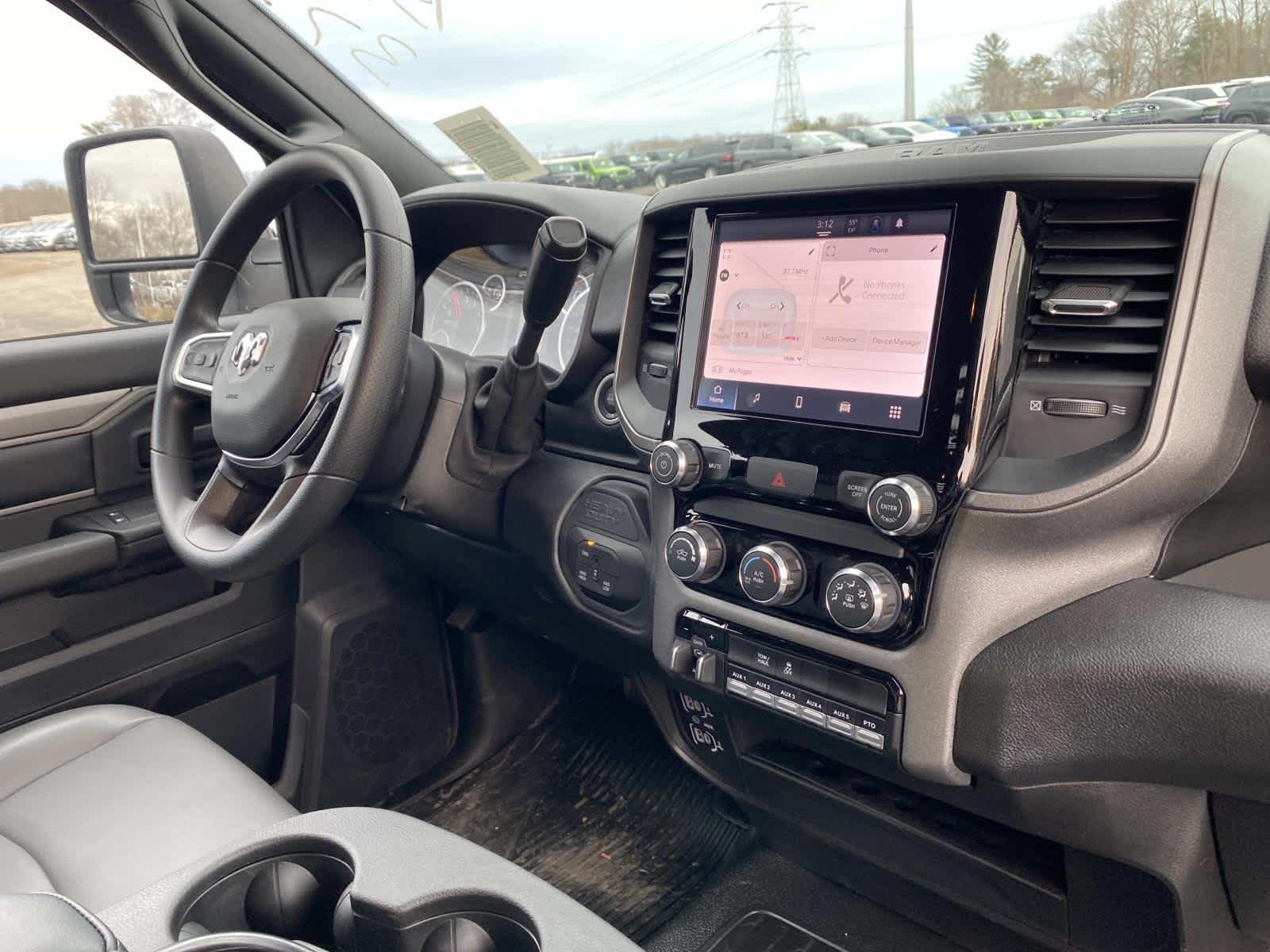 2026 RAM 3500 Chassis Tradesman - Photo 8