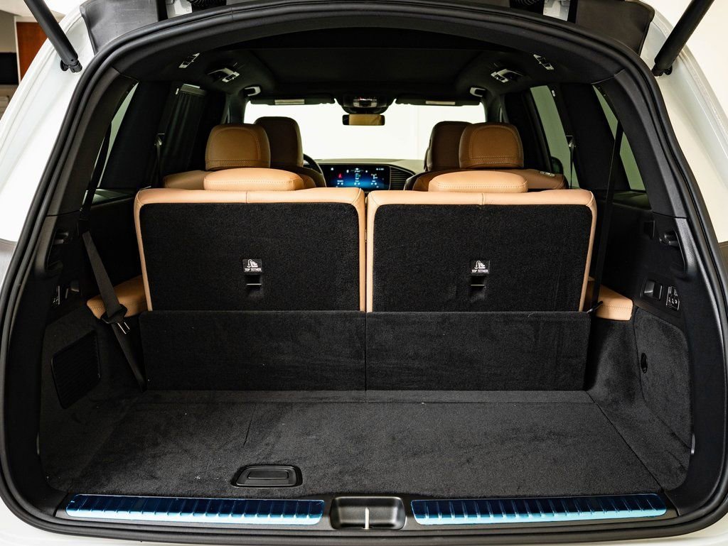 New 2026 MANUFAKTUR Moonlight White Metallic Mercedes-Benz GLS 450 image 20