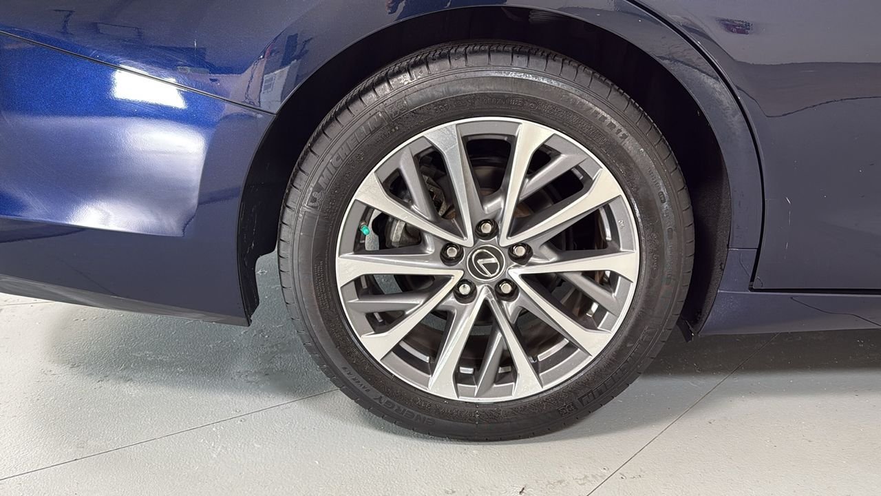 2022 Lexus ES 350 - Photo 22