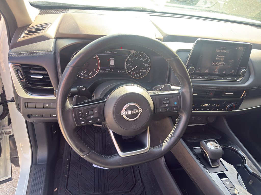 Used 2022  Nissan SV image 14