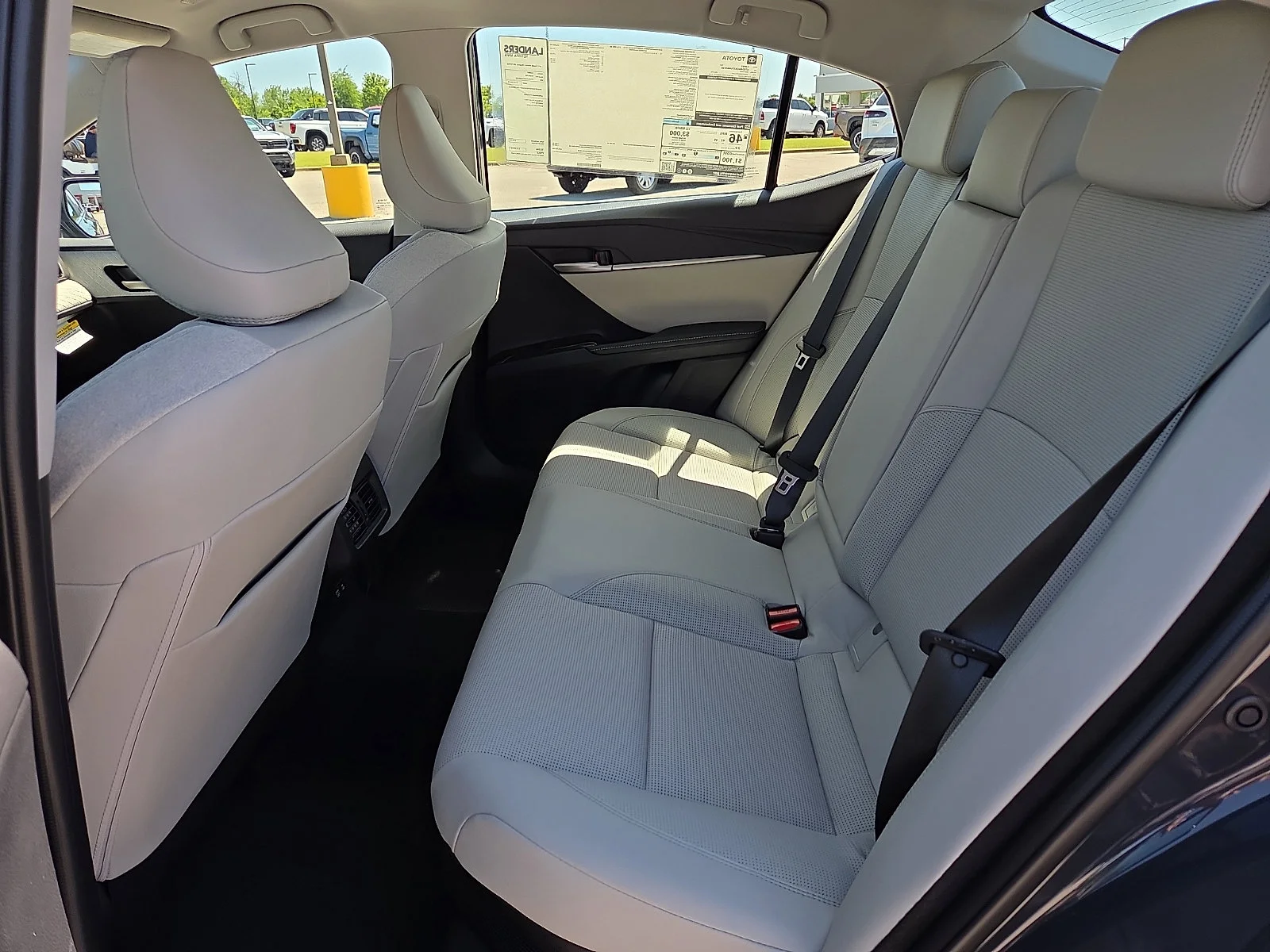 2026 Toyota Camry XLE - Photo 7