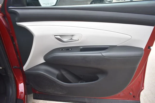 Used 2025 Red Hyundai SE image 17