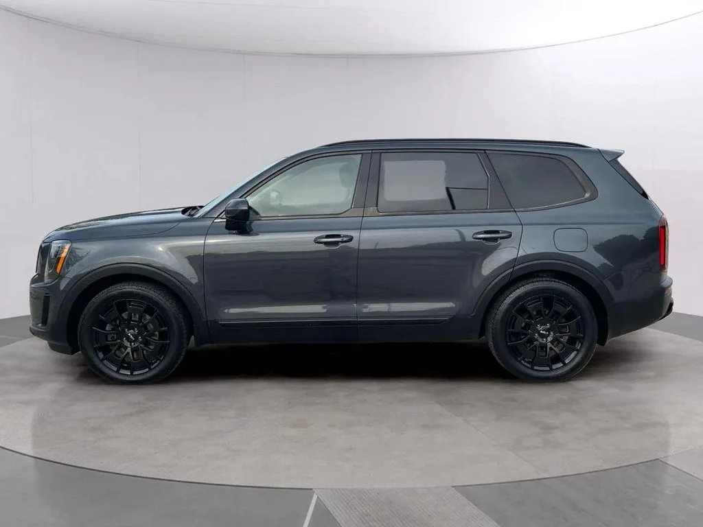 Used 2022 Gravity Gray Kia SX image 2