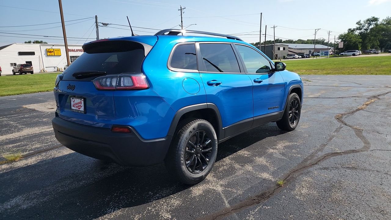 Used 2023 Hydro Blue Pearlcoat Jeep Altitude Lux image 8