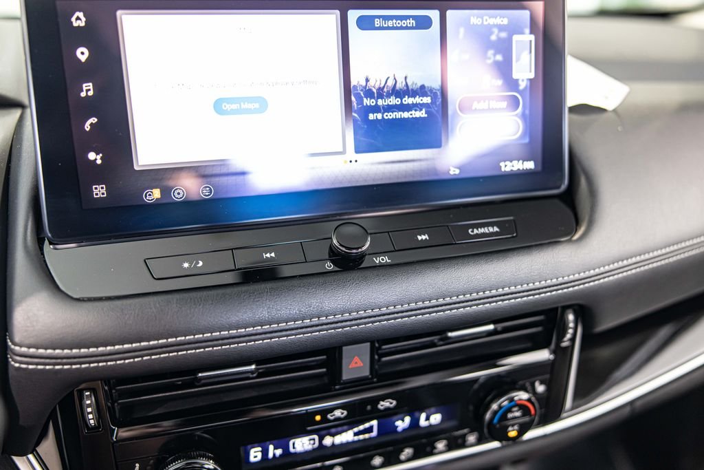 Used 2025 Black Nissan SL image 28