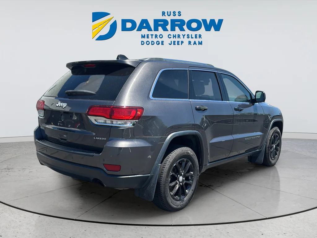 Used 2021 Gray Jeep Laredo X image 5