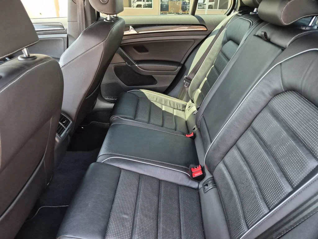 Used 2018  Volkswagen DCC & Navigation 4Motion image 24