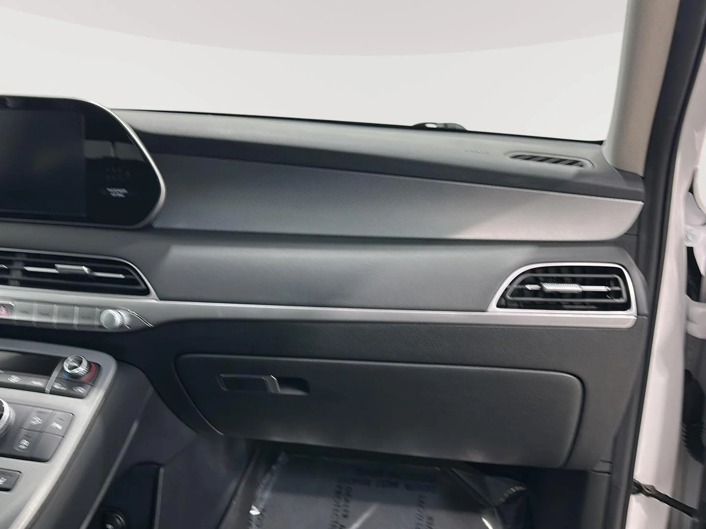 Used 2020 White Hyundai SEL image 27