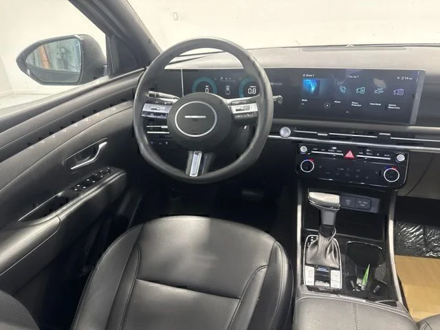 Used 2025 Black Hyundai SEL image 19