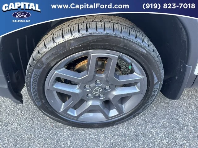 Used 2023  Honda EX-L image 13