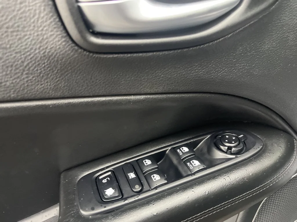 Used 2021 Diamond Black Jeep Latitude image 22