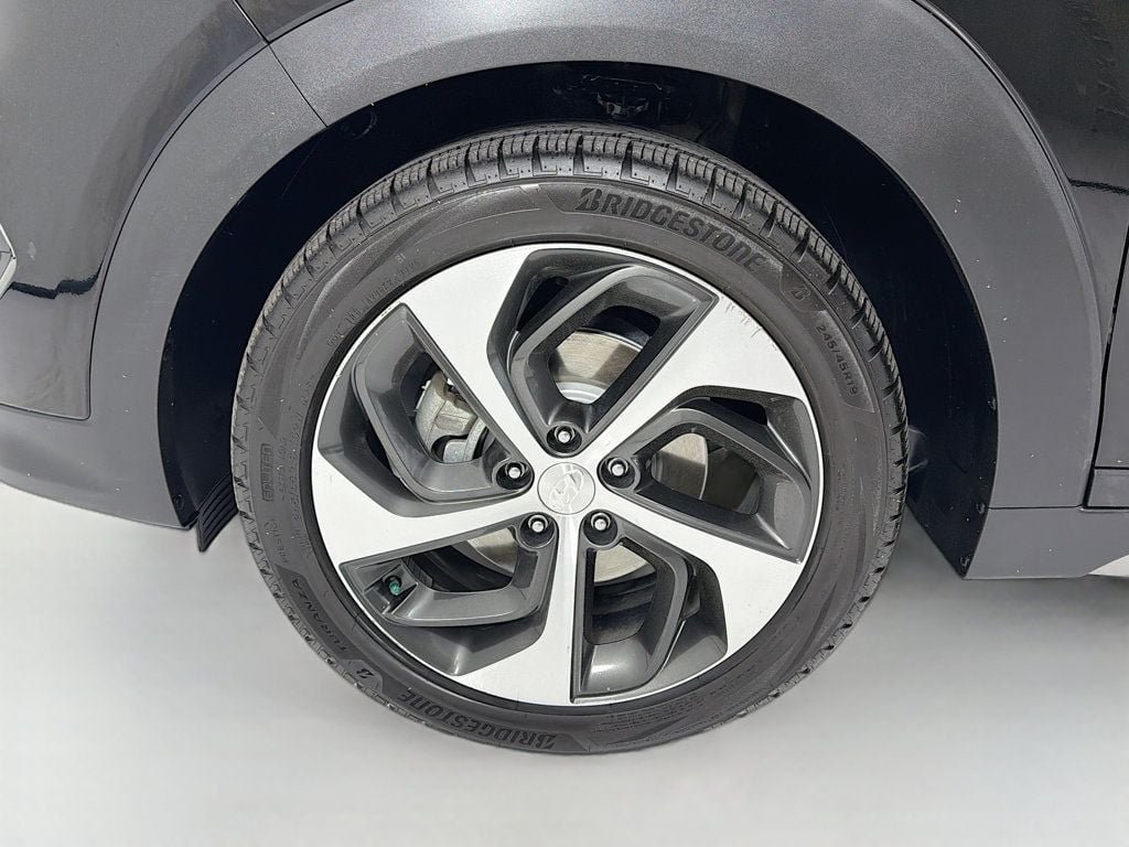 Used 2018 Black Noir Pearl Hyundai Value AWD image 32